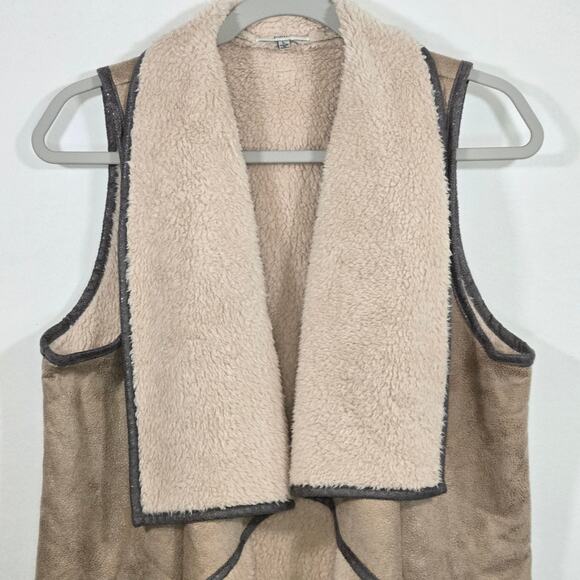 Jodifl Women's Vest. Size Large. Tan Color. - Picture 3 of 8